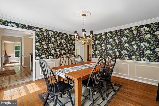 8212 HONEYSUCKLE RD, Manassas, VA 20112