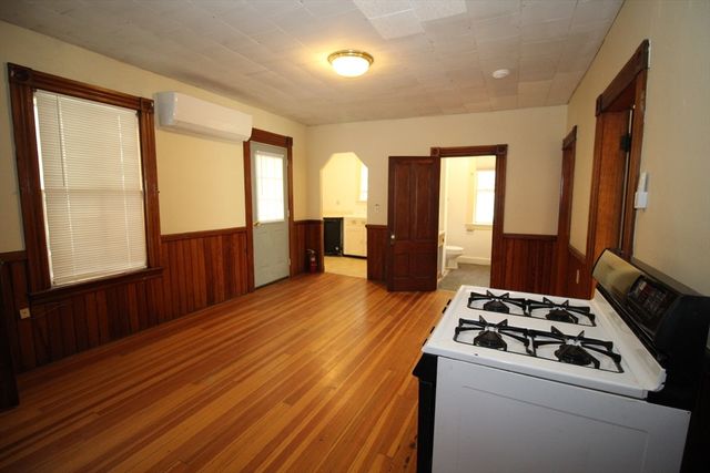 71 Ash 1, Gardner, MA 01440