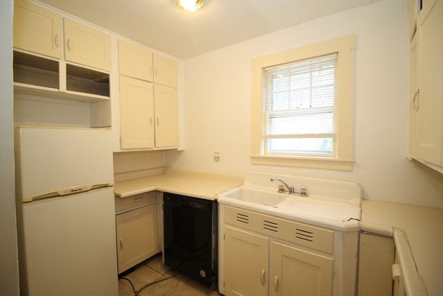 71 Ash 1, Gardner, MA 01440