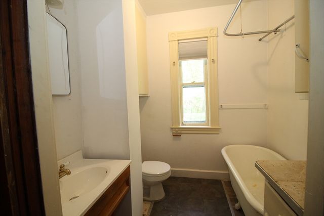 71 Ash 1, Gardner, MA 01440