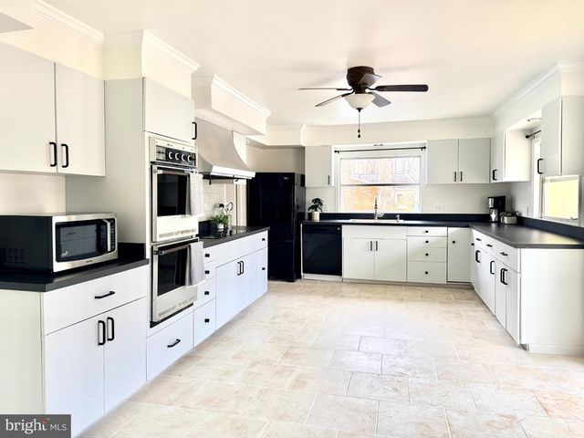 4024 OLD HICKORY RD, Fairfax, VA 22032