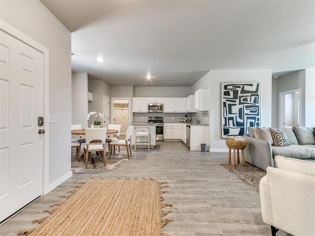 1714 Oak Way, Tuttle, OK 73089