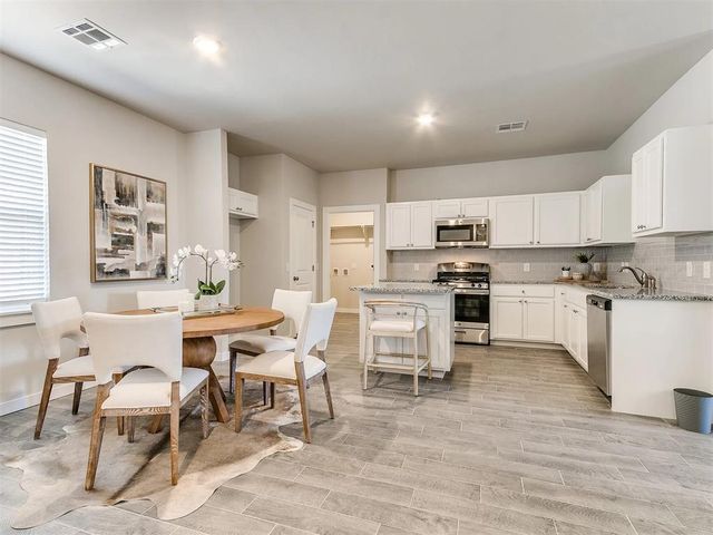 1714 Oak Way, Tuttle, OK 73089