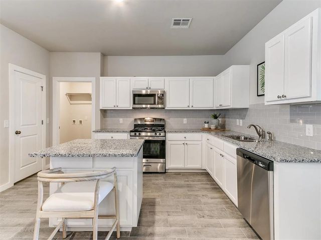 1714 Oak Way, Tuttle, OK 73089