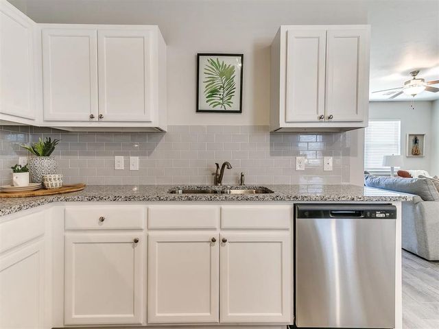 1714 Oak Way, Tuttle, OK 73089