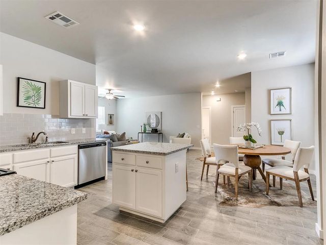 1714 Oak Way, Tuttle, OK 73089