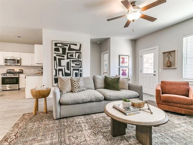 1714 Oak Way, Tuttle, OK 73089