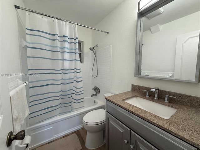4310 NW 12th Court 302, Lauderhill, FL 33313