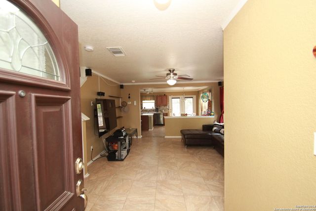 302 AGENCY OAKS, San Antonio, TX 78249