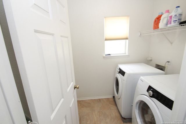 302 AGENCY OAKS, San Antonio, TX 78249