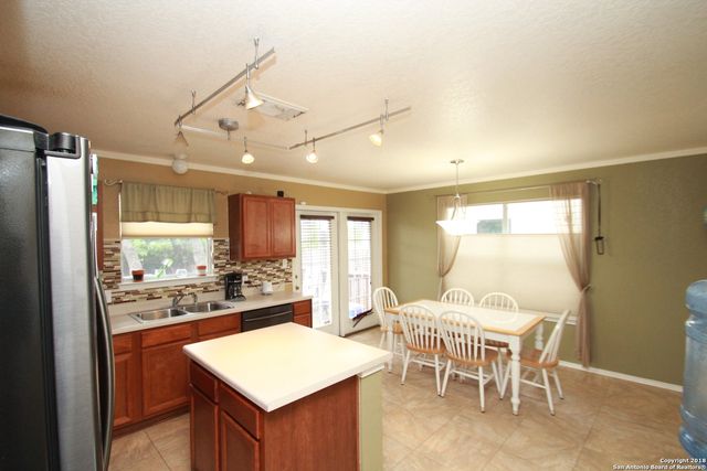 302 AGENCY OAKS, San Antonio, TX 78249