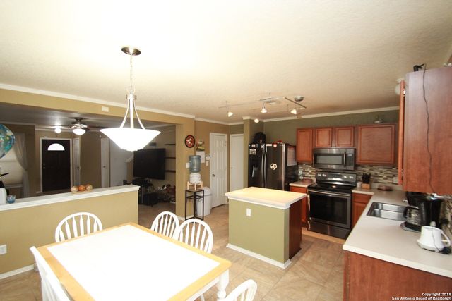 302 AGENCY OAKS, San Antonio, TX 78249