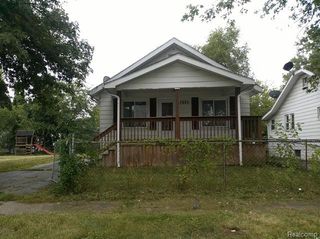 2054 E Parkwood Avenue, Burton, MI 48529
