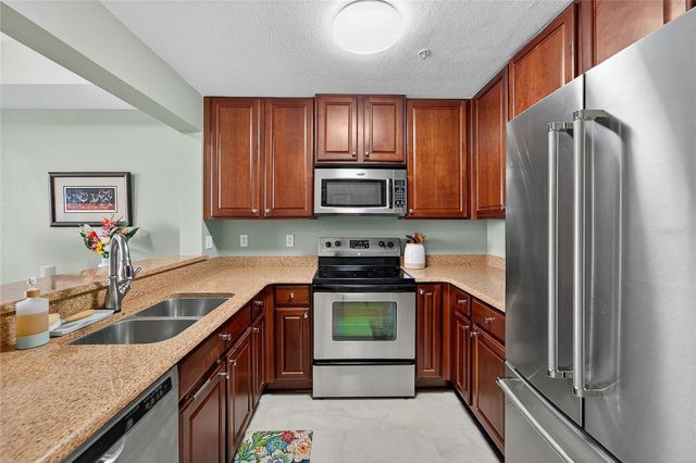 559 BAHIA BEACH BOULEVARD, Ruskin, FL 33570