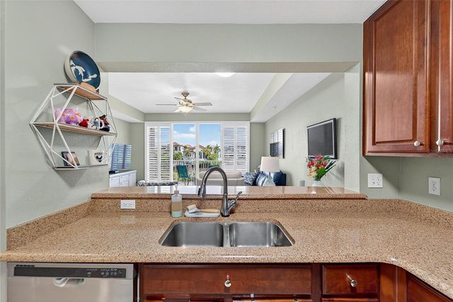 559 BAHIA BEACH BOULEVARD, Ruskin, FL 33570