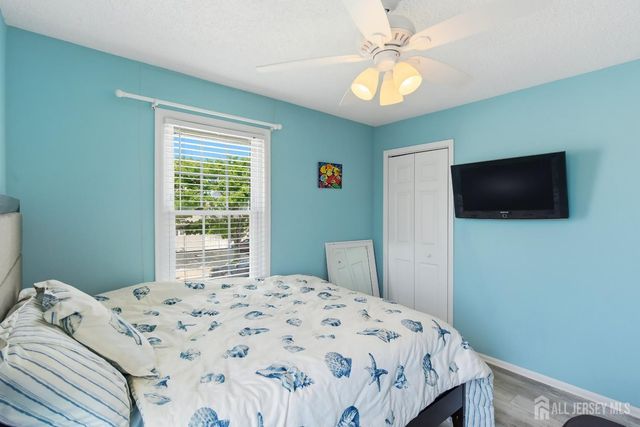 77 wind jammer Court, Bayville, NJ 08721