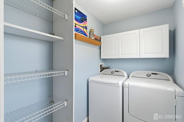 77 wind jammer Court, Bayville, NJ 08721