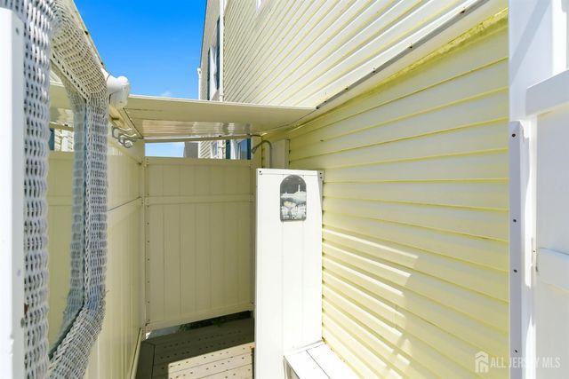 77 wind jammer Court, Bayville, NJ 08721