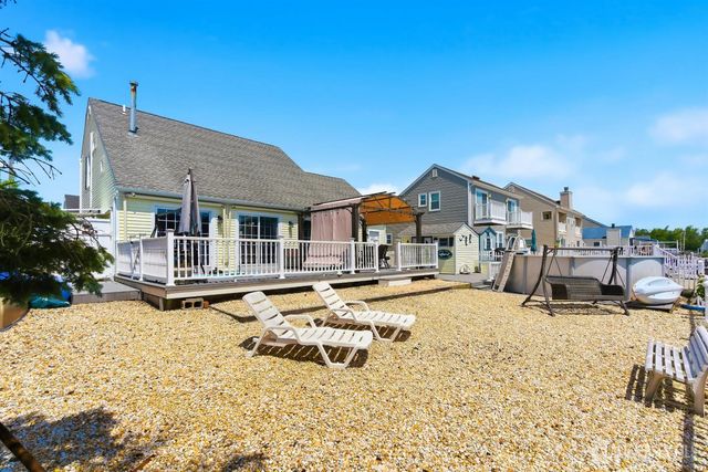 77 wind jammer Court, Bayville, NJ 08721