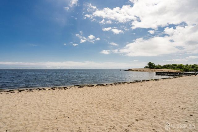 77 wind jammer Court, Bayville, NJ 08721