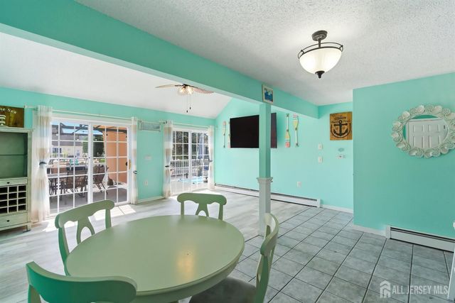 77 wind jammer Court, Bayville, NJ 08721
