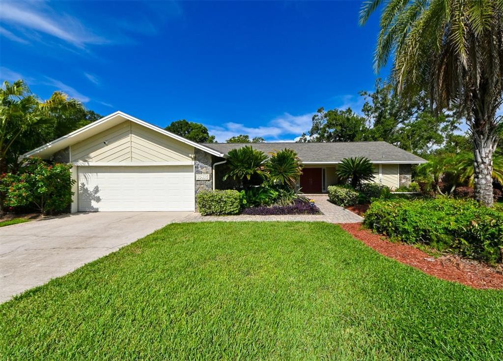 10415 OAKBROOK DRIVE, Tampa, FL 33618