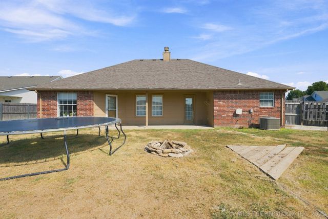 8140 E Silverado Road, Claremore, OK 74019