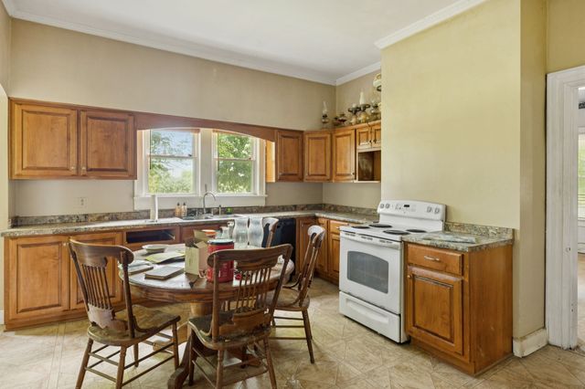 350 Port Royal Rd, Clarksville, TN 37040