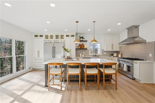 110 Vistacrest Way, Roswell, GA 30075