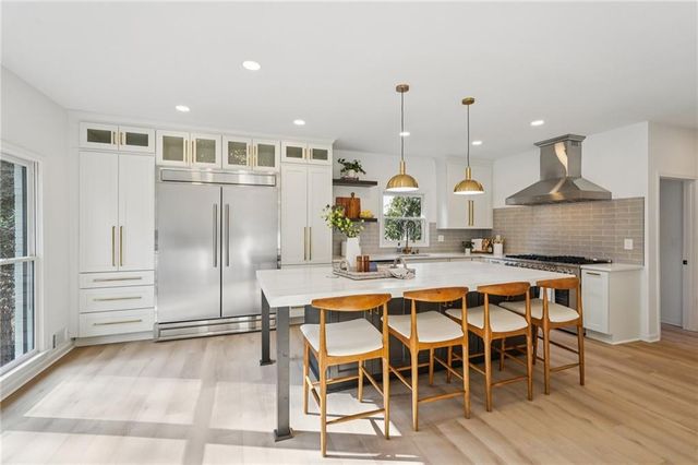 110 Vistacrest Way, Roswell, GA 30075