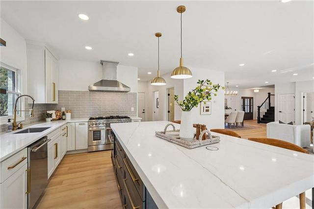 110 Vistacrest Way, Roswell, GA 30075