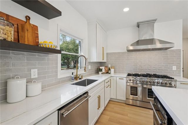 110 Vistacrest Way, Roswell, GA 30075