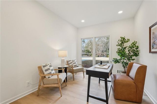 110 Vistacrest Way, Roswell, GA 30075