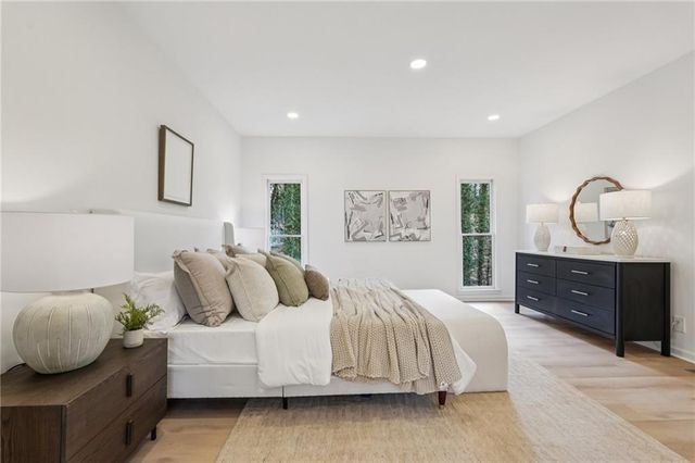 110 Vistacrest Way, Roswell, GA 30075