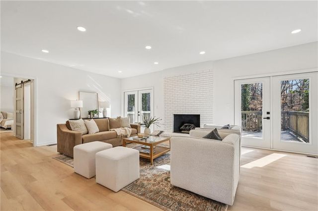 110 Vistacrest Way, Roswell, GA 30075