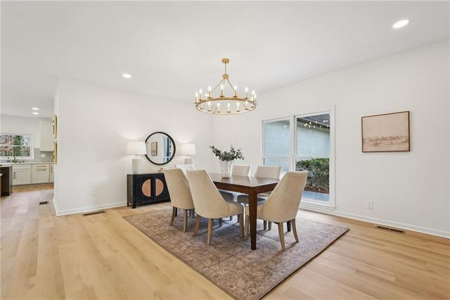 110 Vistacrest Way, Roswell, GA 30075