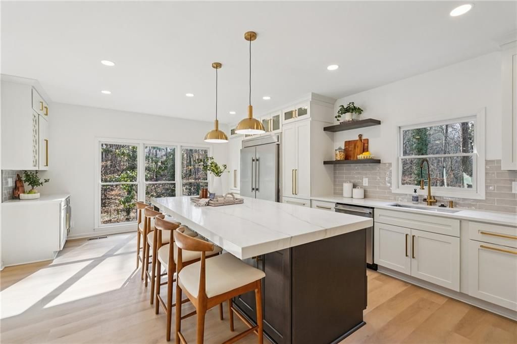 Image 14 of property listing at 110 Vistacrest Way, Roswell, GA 30075