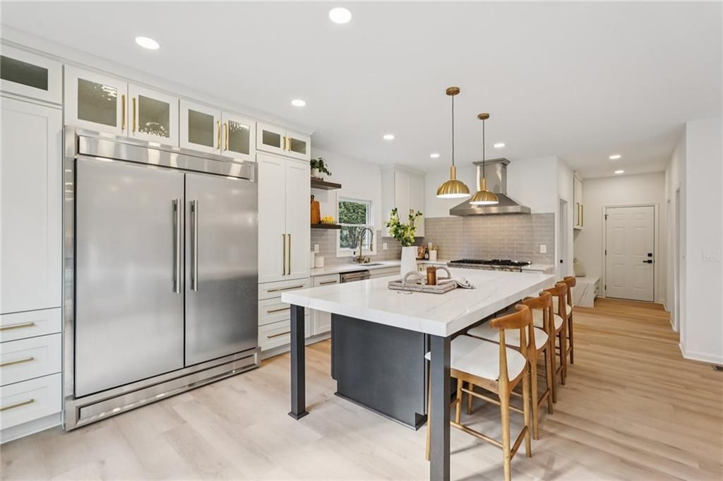 Image 16 of property listing at 110 Vistacrest Way, Roswell, GA 30075