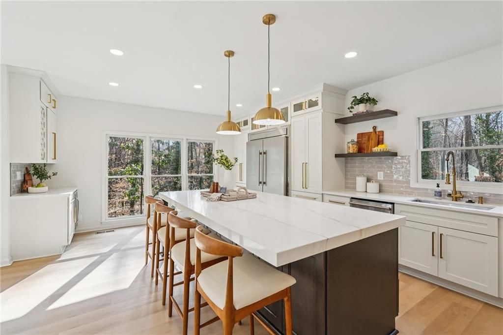 Image 21 of property listing at 110 Vistacrest Way, Roswell, GA 30075