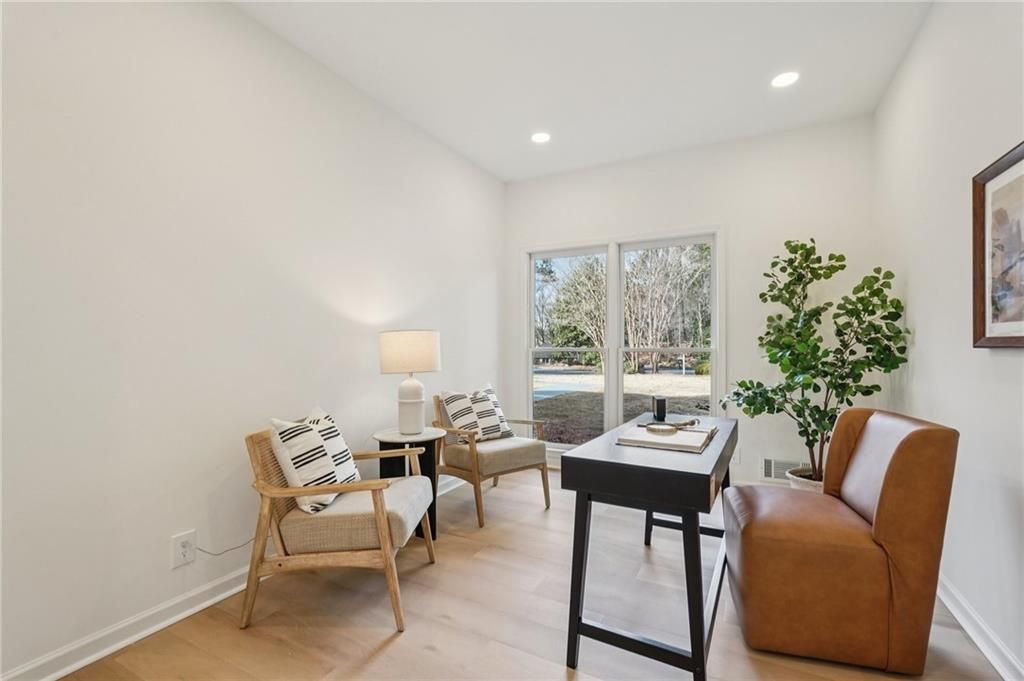 Image 23 of property listing at 110 Vistacrest Way, Roswell, GA 30075