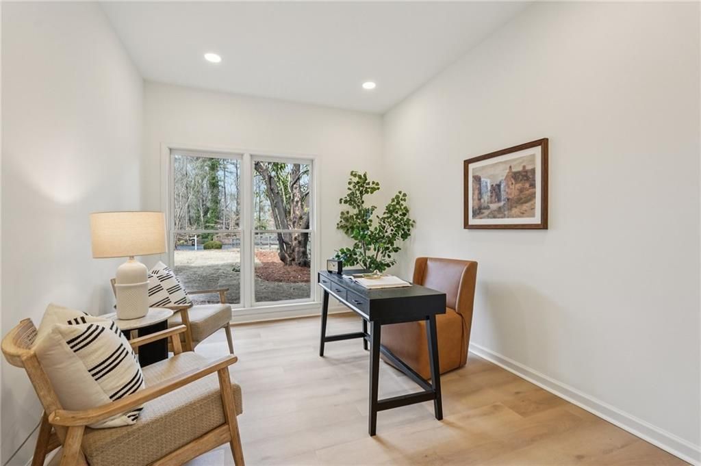 Image 24 of property listing at 110 Vistacrest Way, Roswell, GA 30075