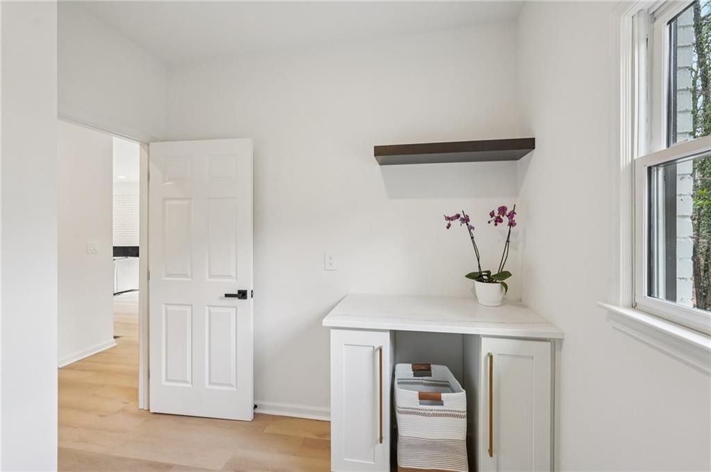 Image 29 of property listing at 110 Vistacrest Way, Roswell, GA 30075