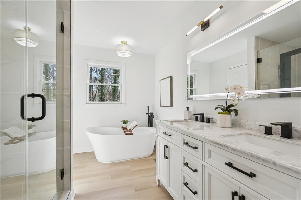 Image 34 of property listing at 110 Vistacrest Way, Roswell, GA 30075