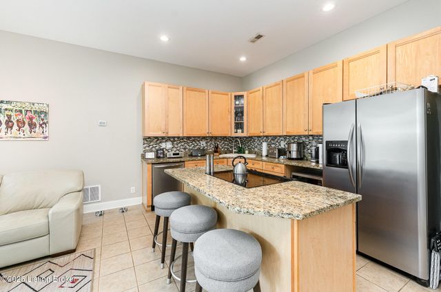 2011 Frankfort Ave 403, Louisville, KY 40206