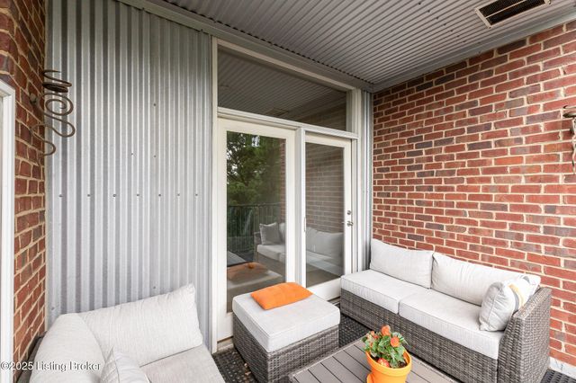 2011 Frankfort Ave 403, Louisville, KY 40206