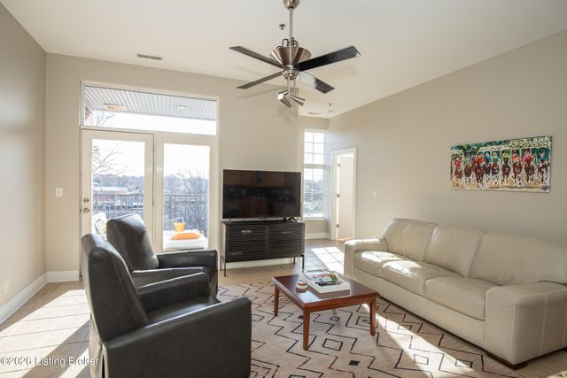 2011 Frankfort Ave 403, Louisville, KY 40206