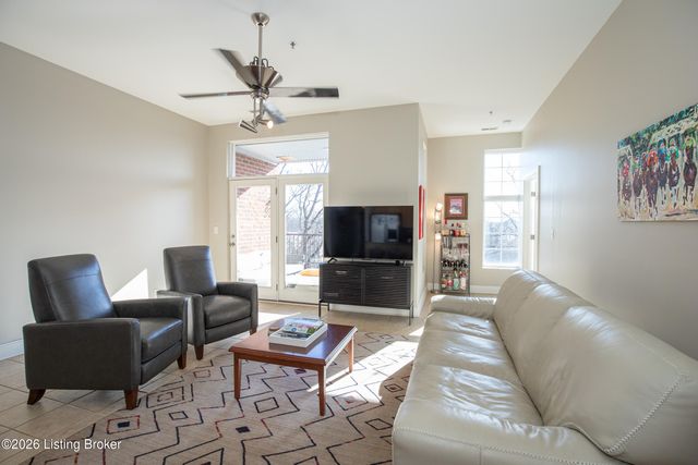 2011 Frankfort Ave 403, Louisville, KY 40206