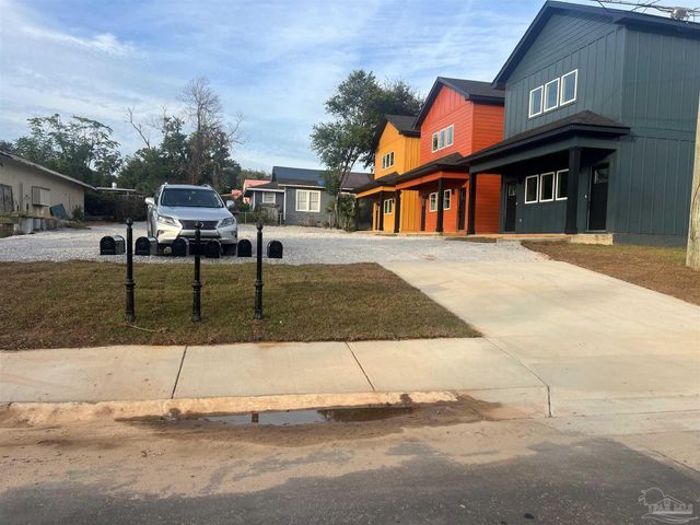 305 N Pace Blvd A or B, Pensacola, FL 32505