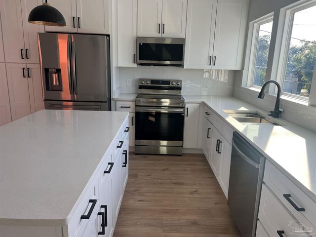 305 N Pace Blvd A or B, Pensacola, FL 32505