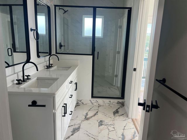 305 N Pace Blvd A or B, Pensacola, FL 32505